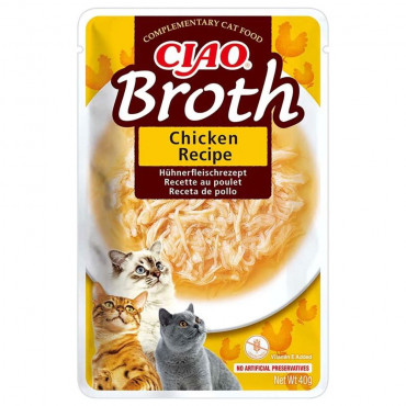 Alimento em sopa de frango...